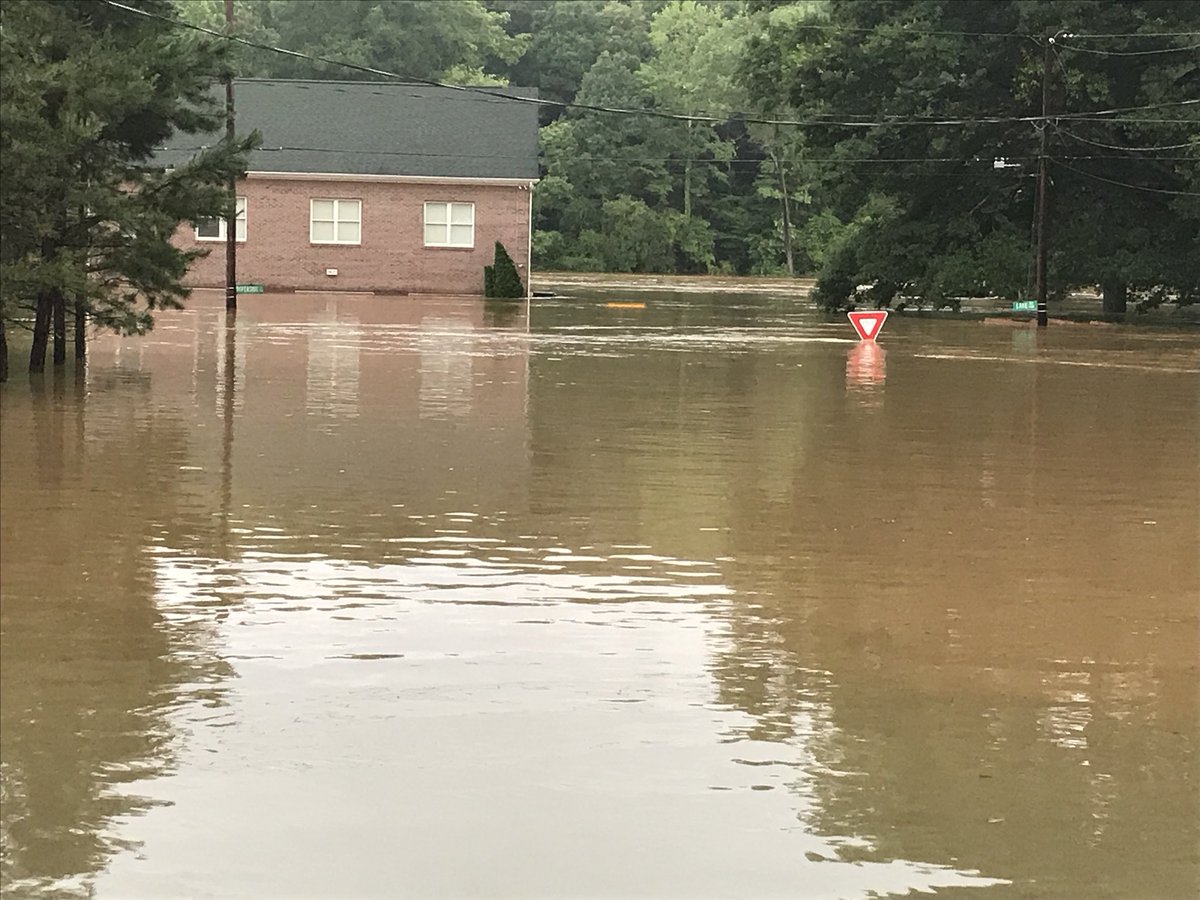 Just spoke to a neighbor who lives on Riverside Dr. near Mt. Island Lake. He says he's lived out here since '84 ans has never seen the lake levels this his. Riverside and Lake Drive   underwater. 