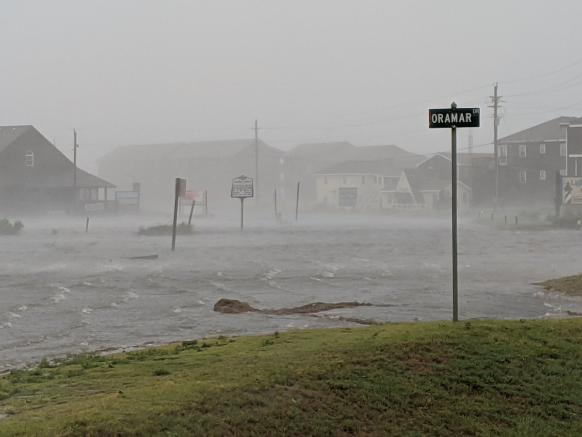 10:22am storm surge rapidly rising   in Buxton, NC 