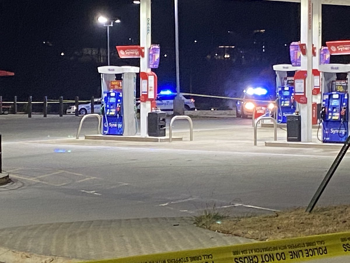 Large police presence at the Mobil gas station in the 9300 block of Steele Creek Rd. @CMPD says they were forced to shoot a person.  no officers were injured