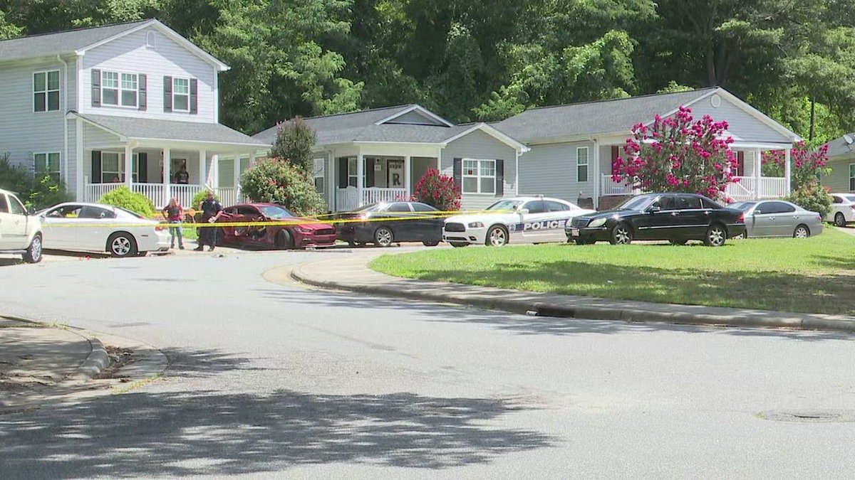Officers on scene after shooting at Willow Oak Way, Richard Allen Lane in Winston-Salem