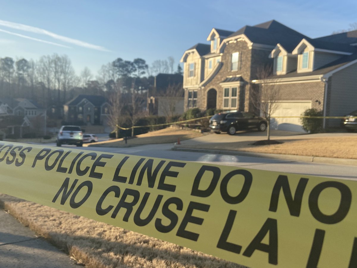 Cary Police are investigating a shooting in a residential neighborhood. One person was shot and taken to the hospital early this morning. Call came in just before 4 a.m. to Anita Way, crime scene tape marks of Matilda Place.