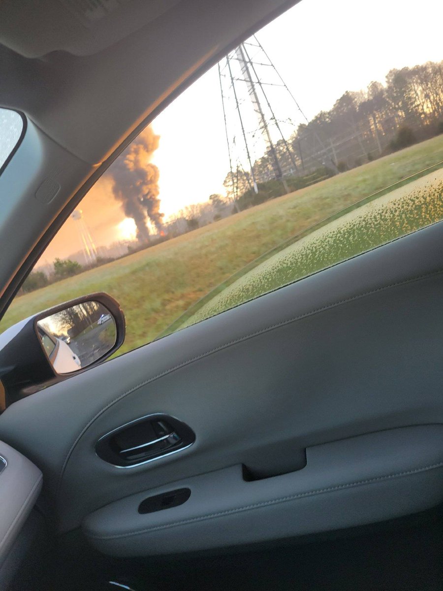 Explosions at a Duke Energy substation in Matthews have 11k people without power. Emergency crews are on the scene