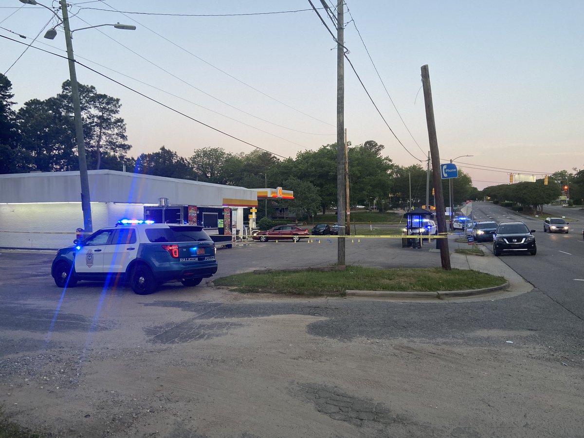 @raleighpolice are investing a shooting at the Shell gas station on New Bern Ave and Raleigh Blvd intersection. One man shot multiple times and transported with life threatening injuries.