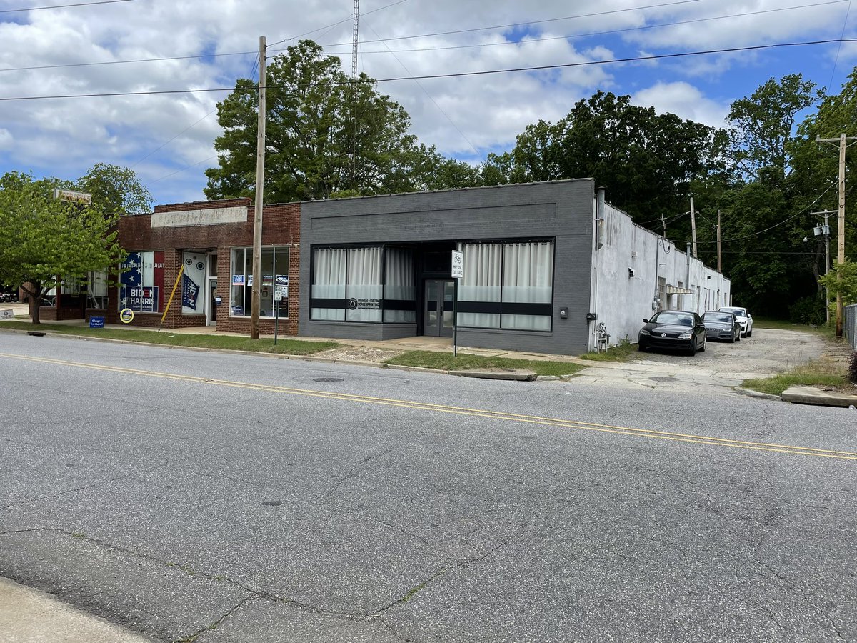 Police in @Statesville investigating a shooting that happened in the back of a building, 235 E. Front St.