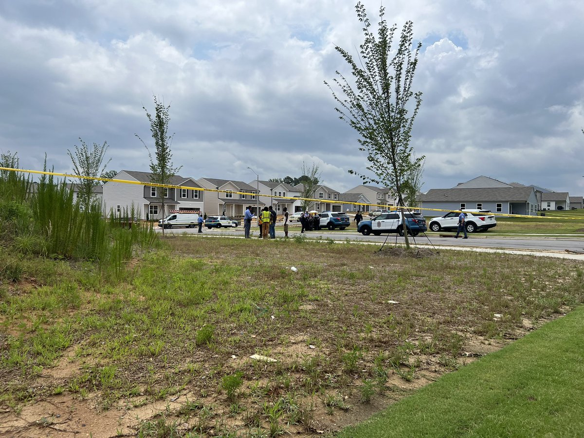 @raleighpolice confirms a fatal shooting in NE Raleigh near Justice Union Ct. More than a dozen units on scene. Appears to be a new build community