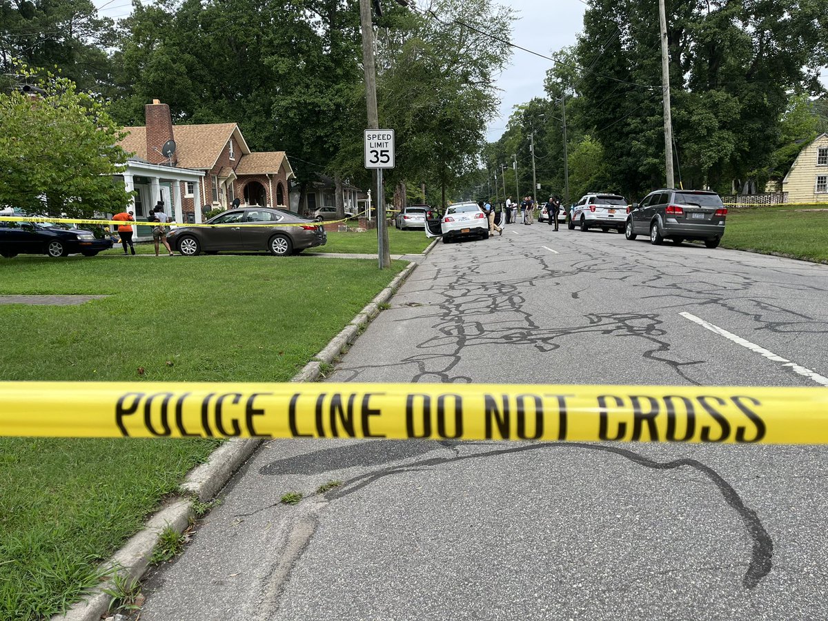 Rocky Mount police are on the scene of a shooting at 1000 Western Avenue.   Witnesses say they saw a man get shot in the leg out in the street, and heard multiple gunshots.  I'm scared