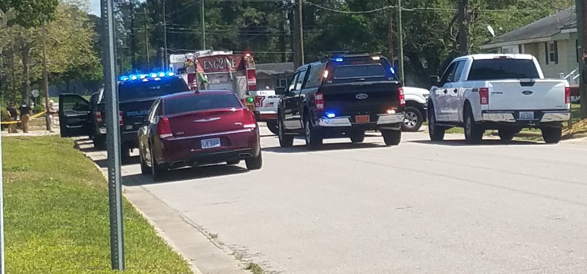 Whiteville Police are investigating a reported shooting at Whiteville Discount Tire on Columbus Street. Whiteville Fire and Whiteville Rescue Unit are also on the scene