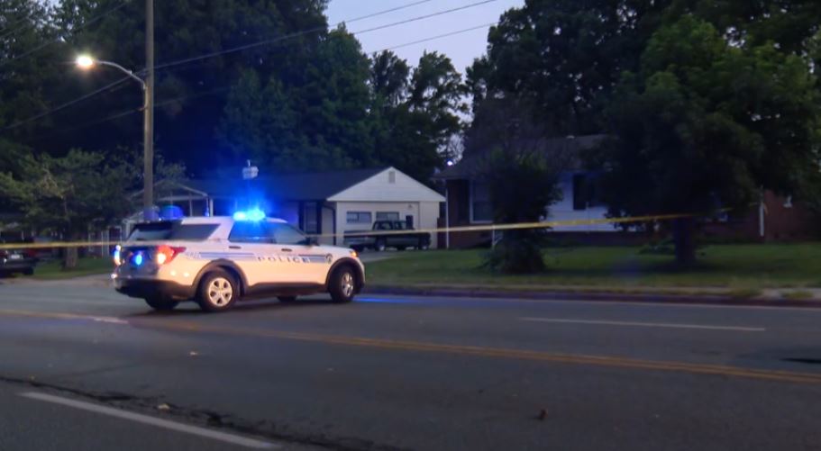 1 killed, 3 seriously injured in shooting in east Charlotte neighbourhood