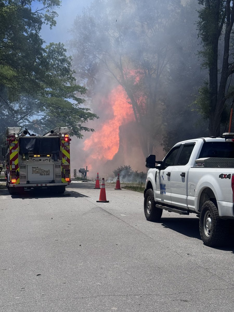 Massive gas line fire damages homes in Matthews, prompts large emergency response