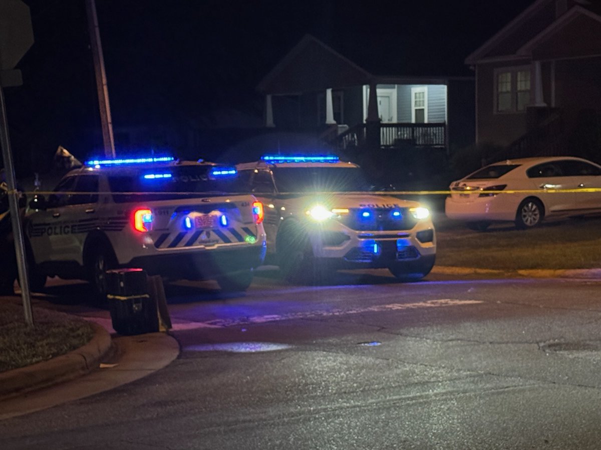 One hurt in northwest Charlotte shooting in the 1000 block of Lewiston Avenue